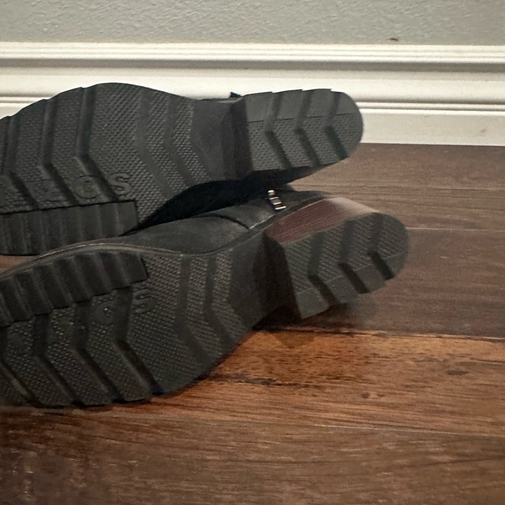 Sorel Black Ankle Booties - Picture 3 of 9
